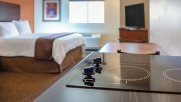 Ropa de cama de alta calidad, camas con pillow-top y escritorio