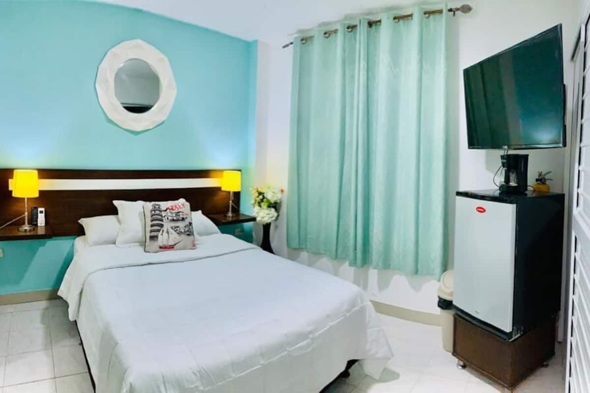 Double Room | In-room safe, desk, blackout drapes