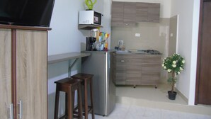Apartment, Kitchen | Private kitchenette - Bahia Tropical II (San Andrés)