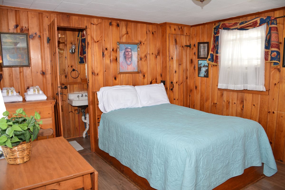 Cottage, 1 Double Bed (#6) | Pillow-top beds, individually decorated, individually furnished