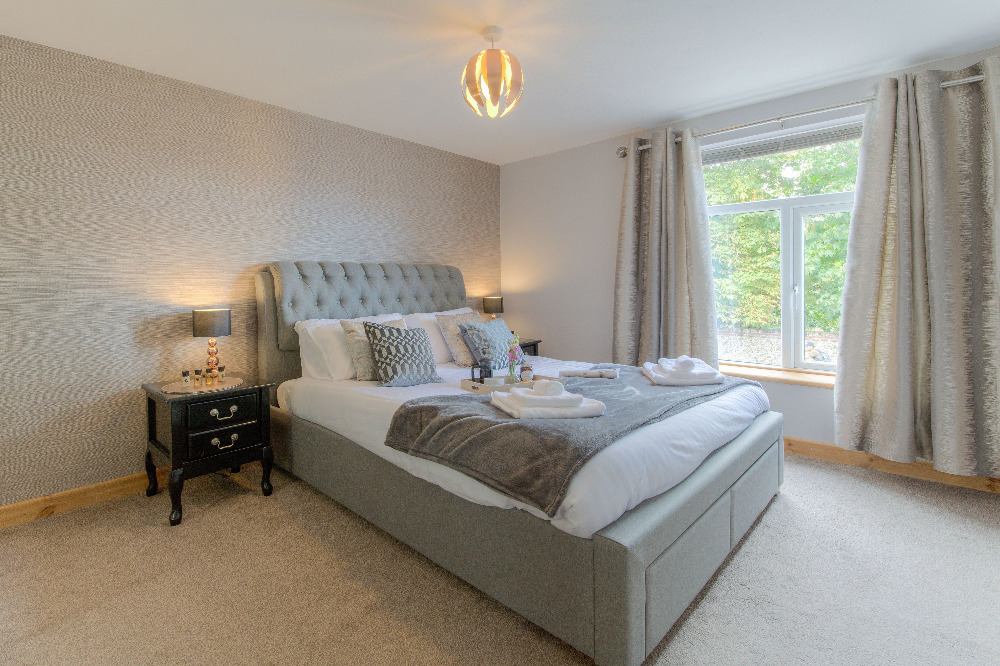 Luxury Cottage, 3 Bedrooms, Kitchen, Beachside | 3 bedrooms, premium bedding, iron/ironing board, cots/infant beds