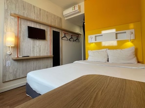 Room, 1 Double Bed | Blackout drapes, free WiFi, bed sheets