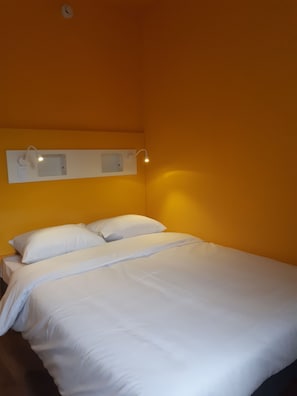 Room, 1 Double Bed | Blackout drapes, free WiFi, bed sheets