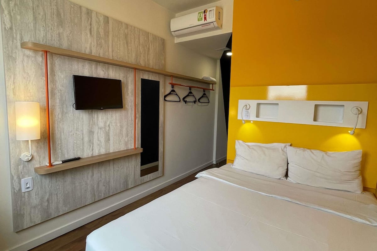 Room, 1 Double Bed | Blackout drapes, free WiFi, bed sheets