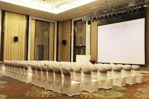 Unclassified image, 2 of 73, button - Nanxiang Hotel (Anqing)