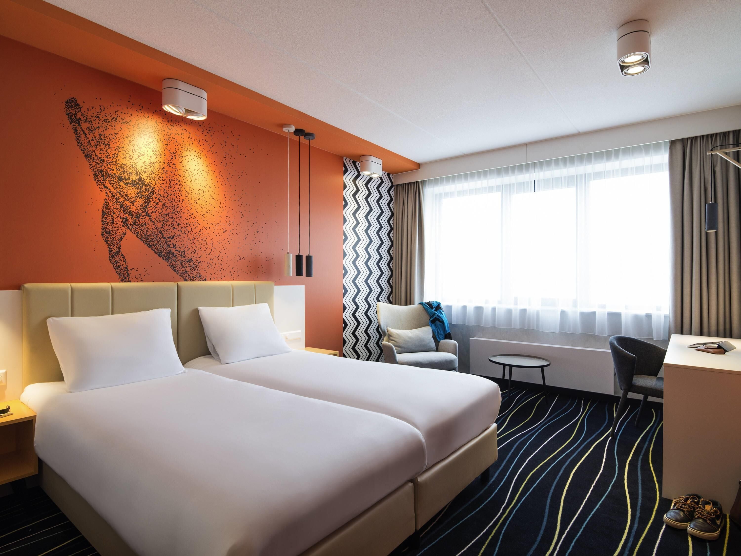 Room, 2 Katil Bujang (Single) (Motion) | Peti besi dalam bilik, meja, katil bayi/kot (percuma), Wi-fi percuma 