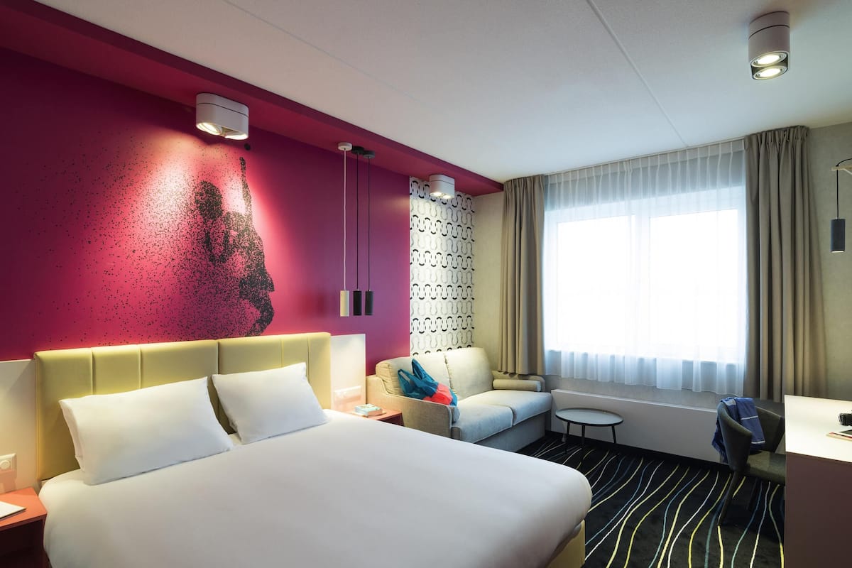 Family Room, 2 Double Beds | In-room safe, desk, free cots/infant beds, free WiFi