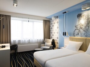 Kamer, 2 eenpersoonsbedden (Motion) | Een kluis op de kamer, een bureau, gratis babybedden, gratis wifi