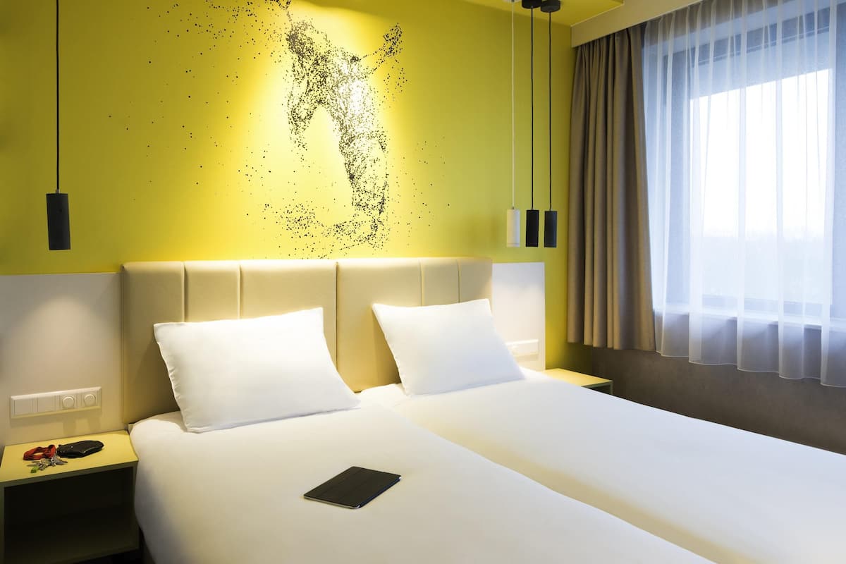 Room, 2 Single Beds (Cosy) | In-room safe, desk, free cots/infant beds, free WiFi