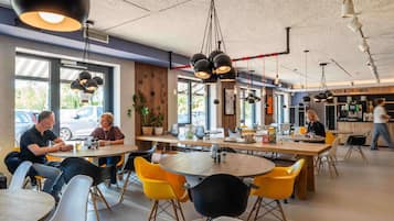 Tägliches kontinentales Frühstück gegen Gebühr