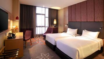 Superior Room, 2 Twin Beds | Minibar, in-room safe, desk, blackout drapes