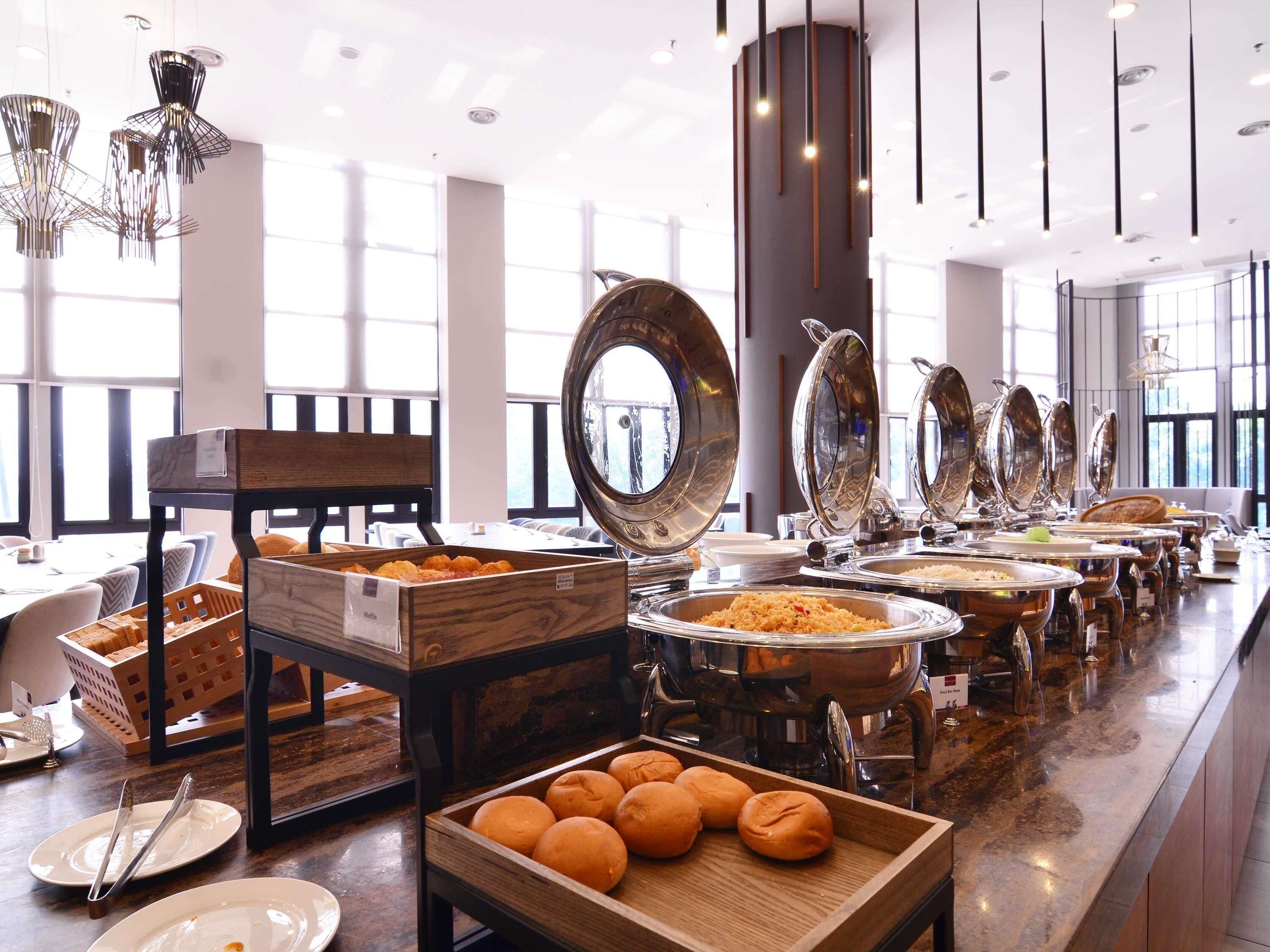 Daily continental breakfast for a fee