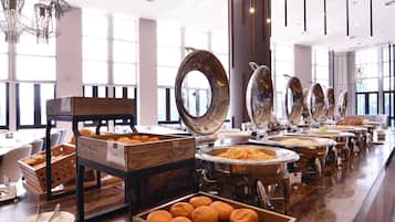 Daily continental breakfast for a fee