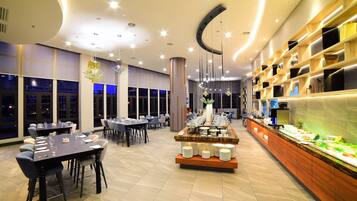 Daily continental breakfast (MYR 48 per person)