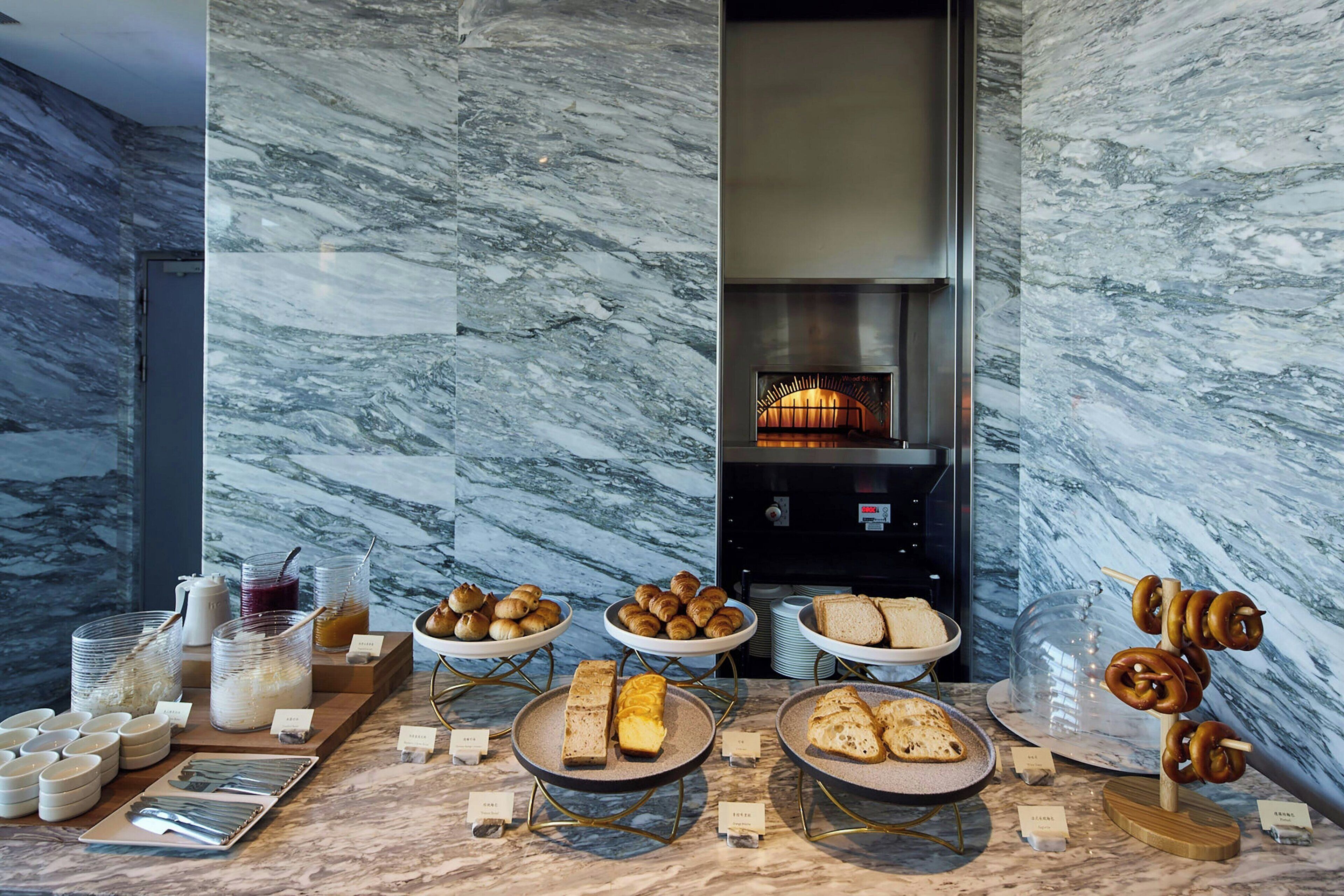 Se ofrece un desayuno bufé todos los días (por un coste adicional)