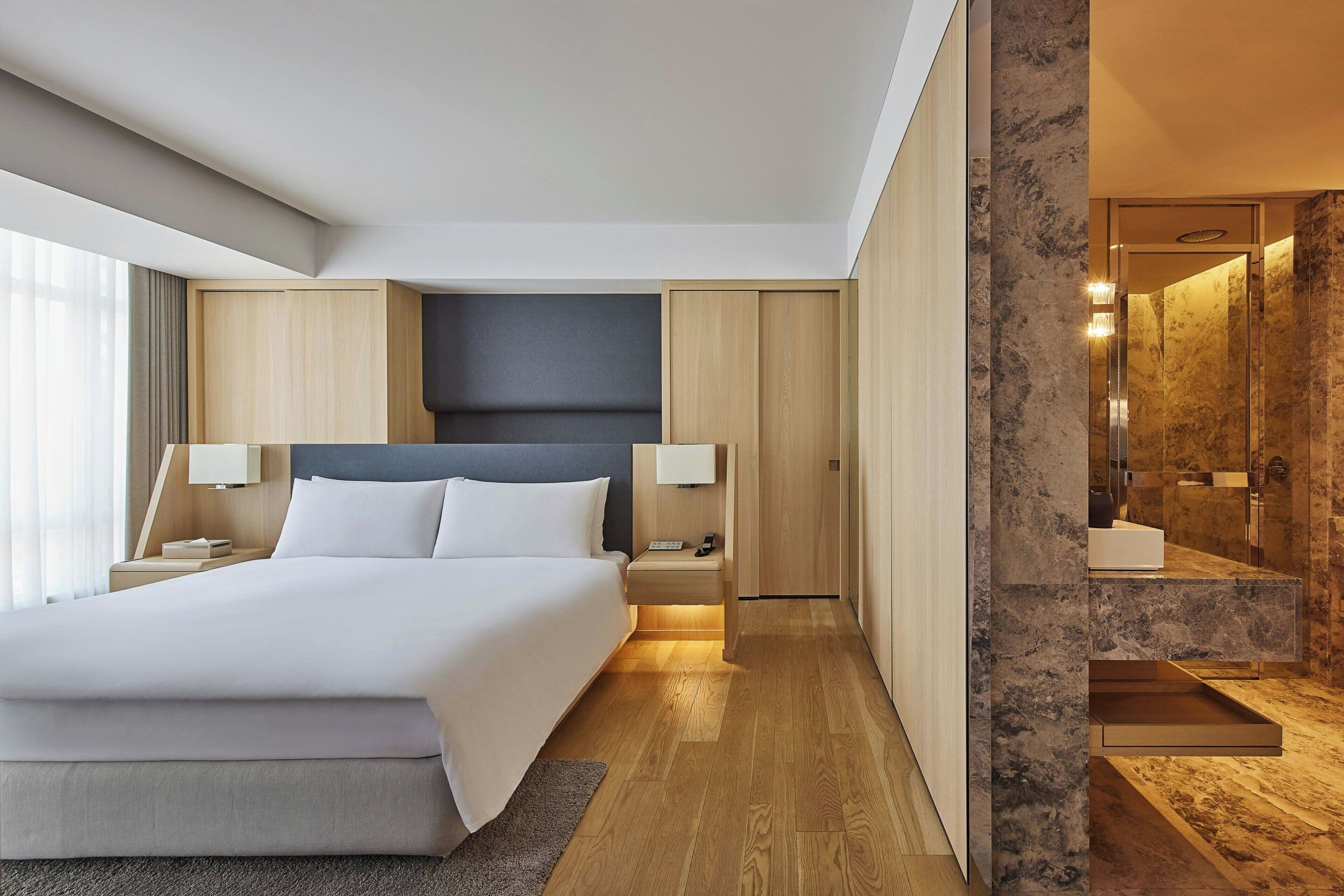 주니어 스위트, 킹사이즈침대 1개 및 소파베드, 시내 전망 | 고급 침구, 오리/거위털 이불, 무료 미니바, 객실 내 금고