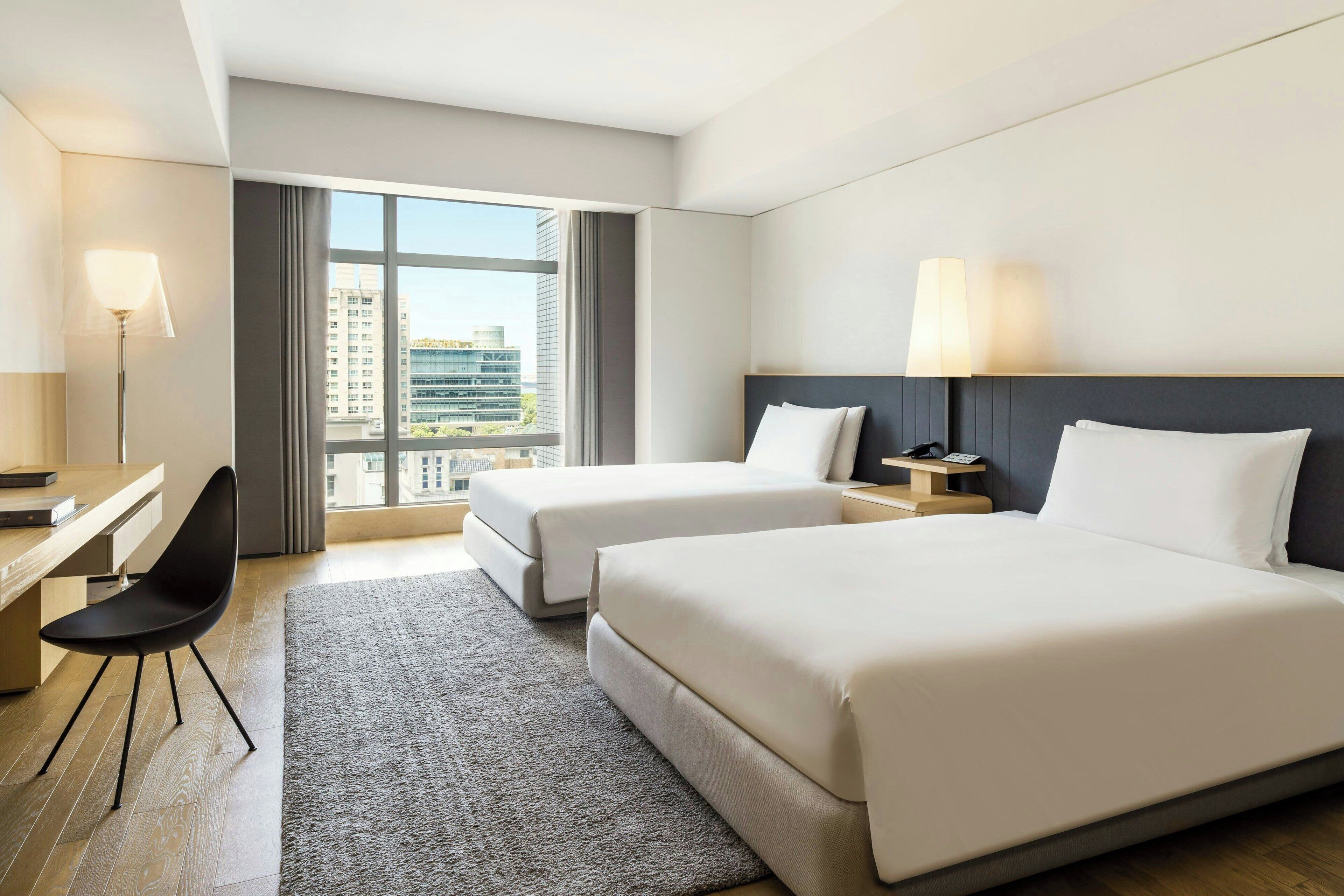 高級寢具、羽絨被、免費迷你吧、客房內保險箱