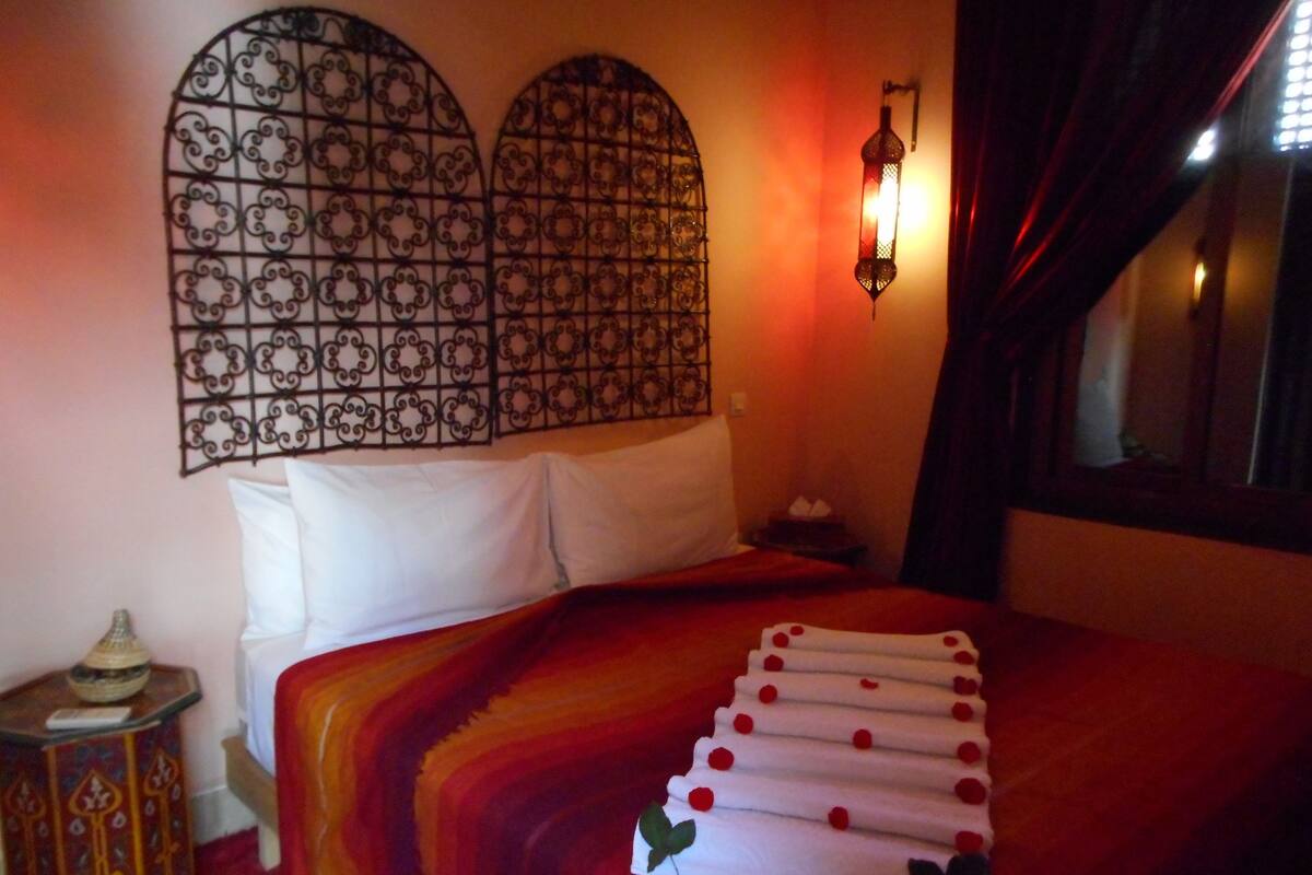 Superior Double Room, 1 Bedroom | In-room safe, soundproofing, WiFi (free), bed sheets