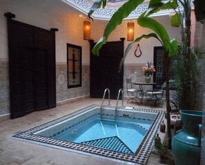 Indoor pool, outdoor pool - Riad Hugo (Marrakech)