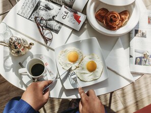 Desayuno buffet todos los días (con cargo)