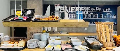Tägliches kontinentales Frühstück gegen Gebühr