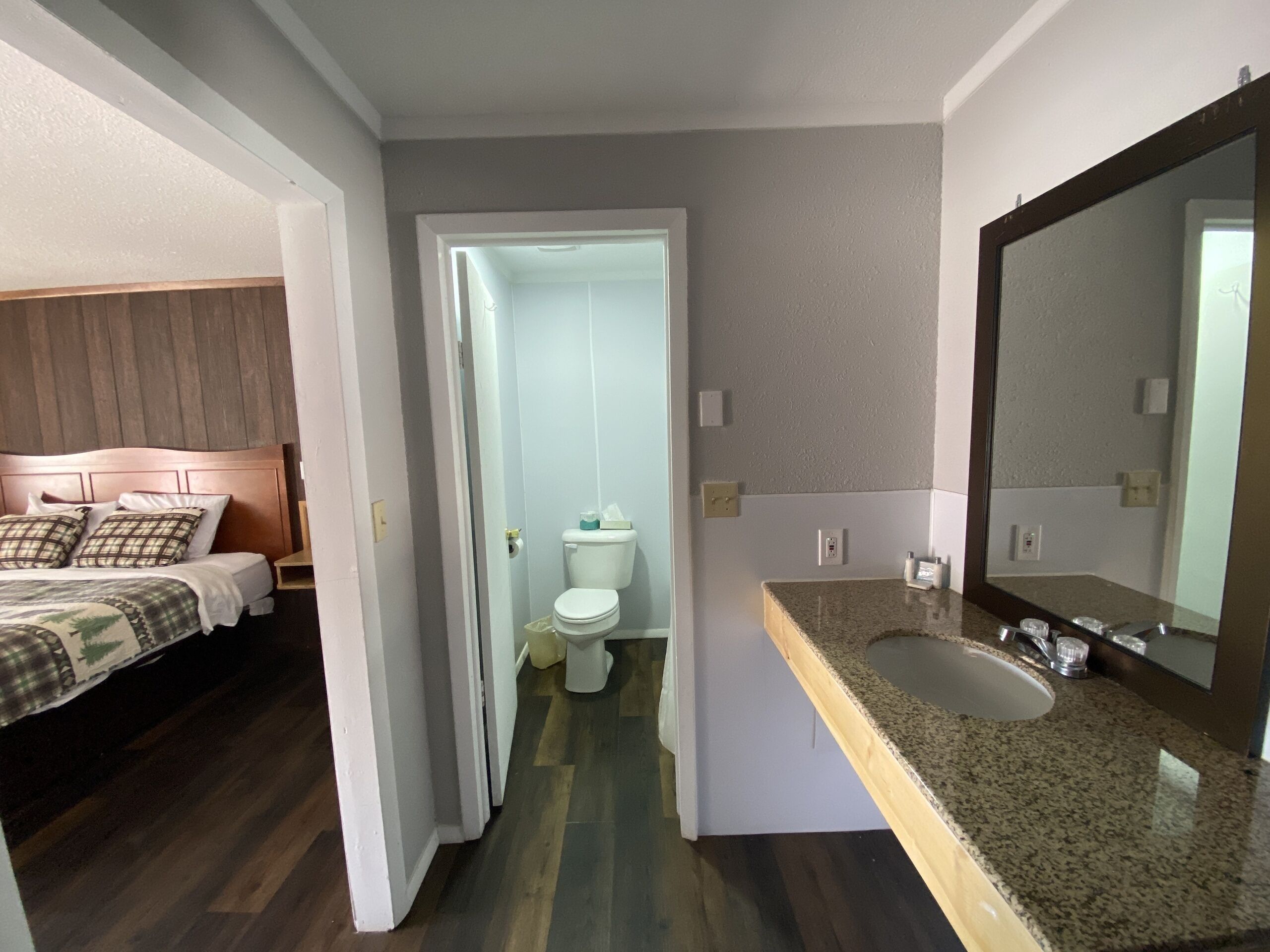 Double Room, Private Bathroom (Lodge Room 102, 103, 104) | Bathroom | Free toiletries, soap, shampoo, toilet paper
