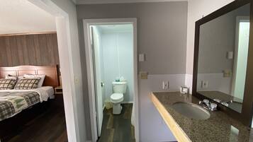 Double Room, Private Bathroom (Lodge Room 102, 103, 104) | Bathroom | Free toiletries, soap, shampoo, toilet paper