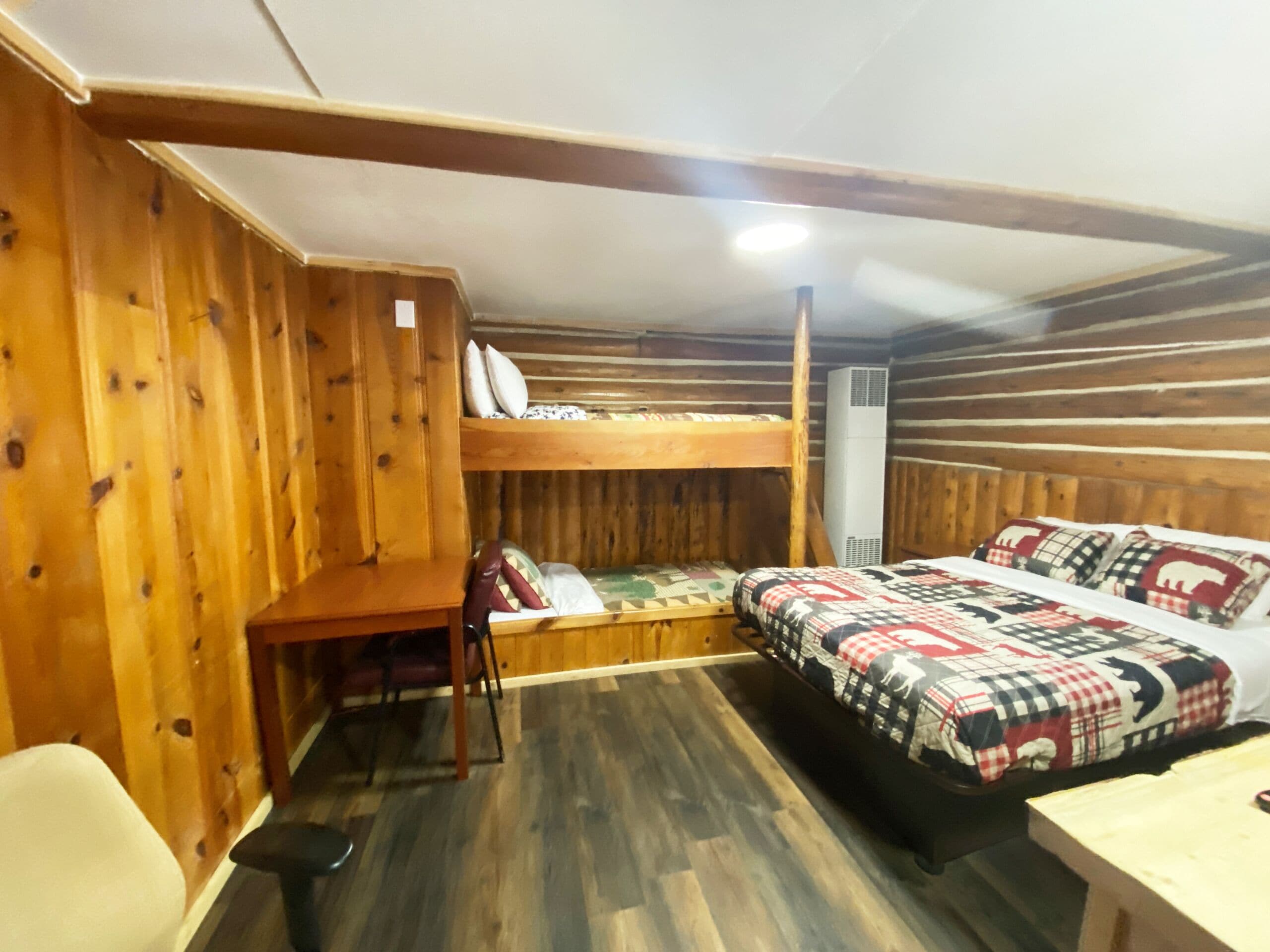 Cabane, salle de bains privée (12, 13)