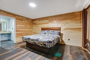 Double Room, Private Bathroom (Lodge Room 102, 103, 104) | 1 bedroom, free WiFi, bed sheets