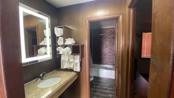 Rom, privat bad (101,109,110) | Diverse