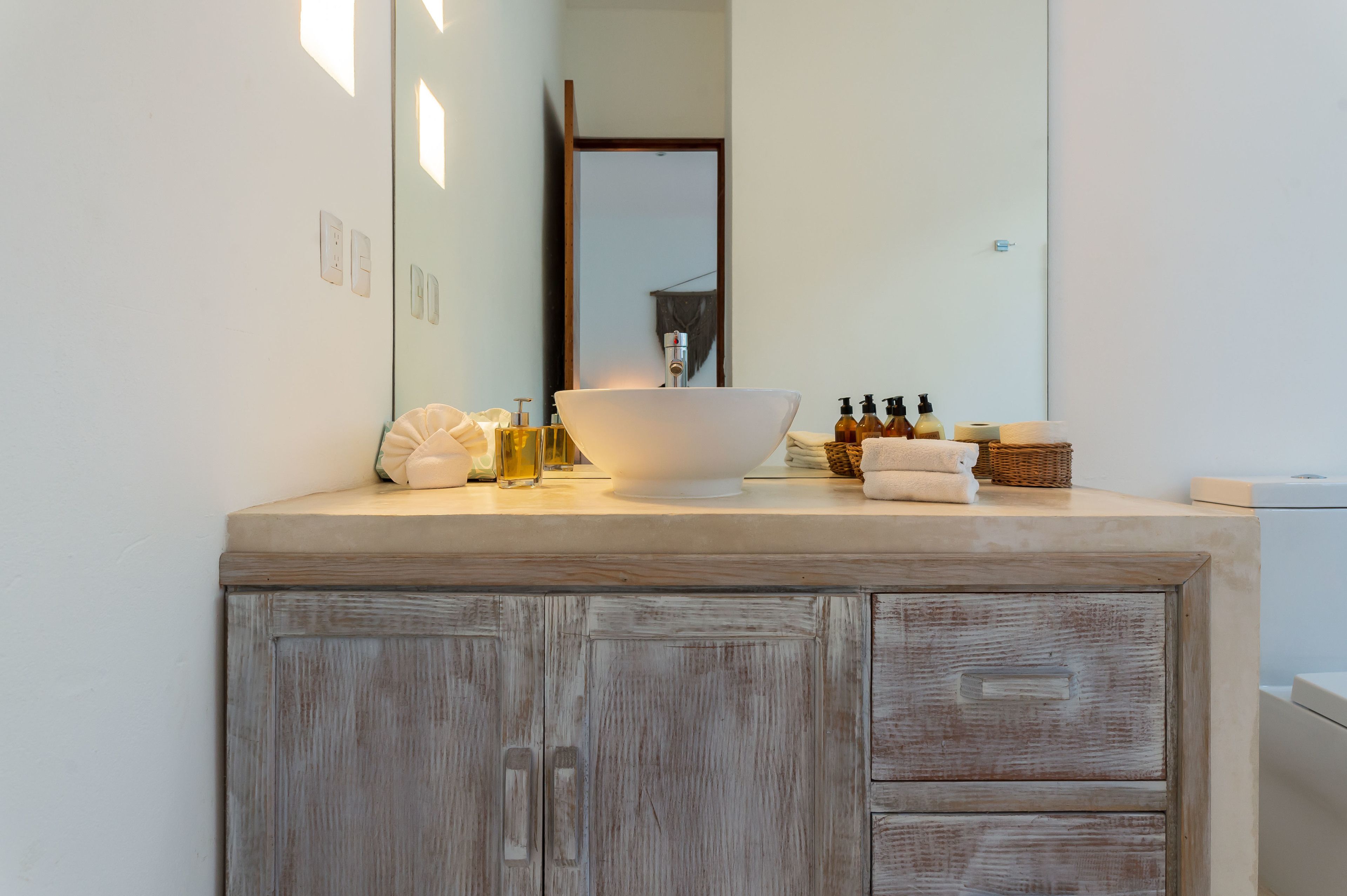 Studio, Garden View | Bathroom | Free toiletries, hair dryer, towels