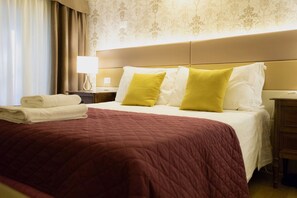 Premium bedding, in-room safe, blackout drapes, iron/ironing board - Navona Residenza de Charme (Rome)