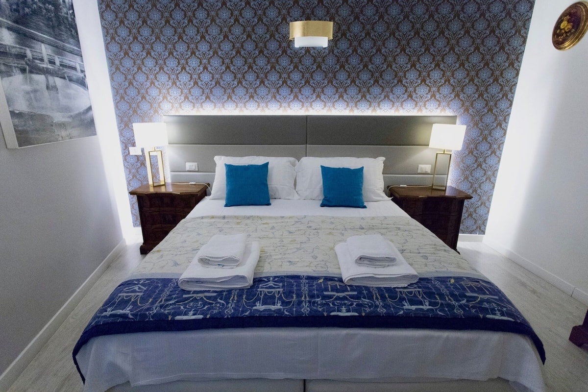 2 bedrooms, premium bedding, in-room safe, blackout curtains