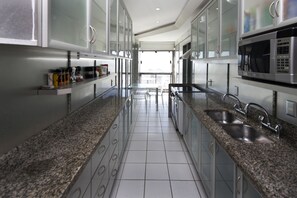 Penthouse Élite, 2 chambres | Cuisine privée