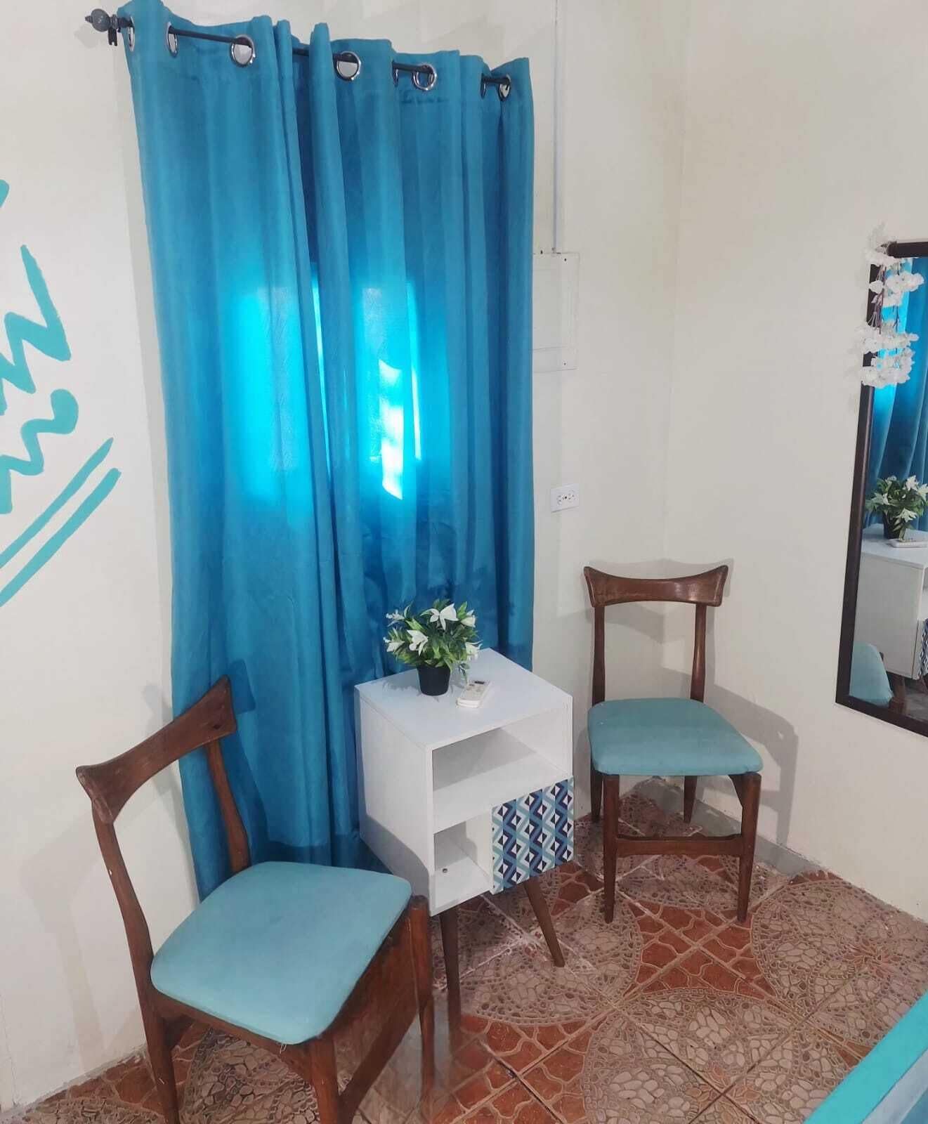 Quarto casal superior, 1 cama Queen | Wi-Fi de cortesia, roupa de cama