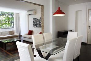 Appartement Élite, 3 chambres | Restauration dans la chambre