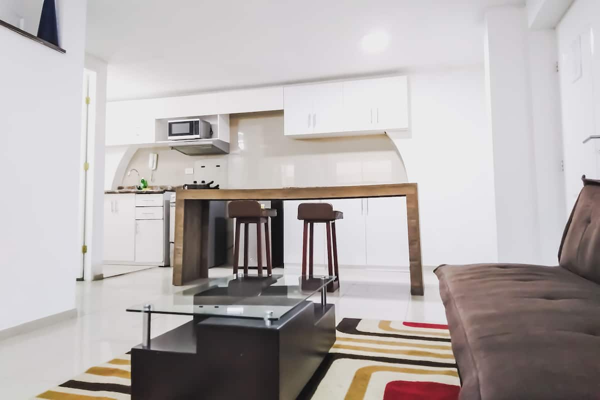 Appartement Standard, 1 chambre, cuisine | Salle de séjour | Télévision à écran plat