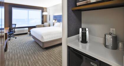 Holiday Inn Express & Suites Okemos - University Area by IHG