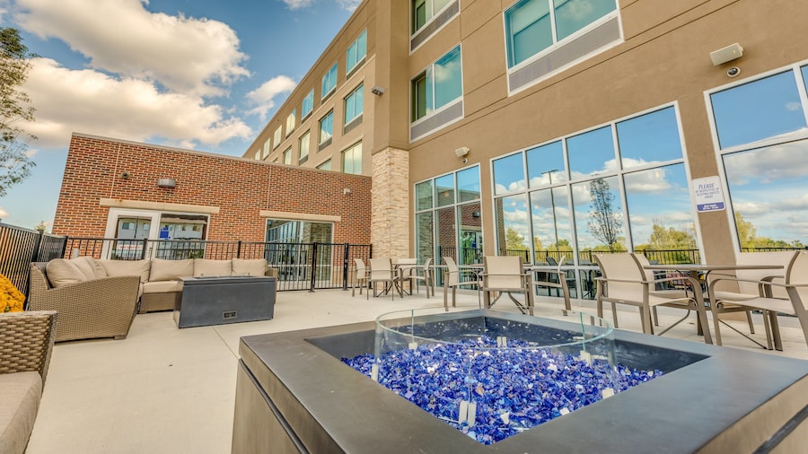 Holiday Inn Express & Suites Okemos - University Area by IHG