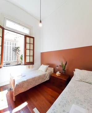 Standard-Zweibettzimmer, 2 Einzelbetten, Gemeinschaftsbad