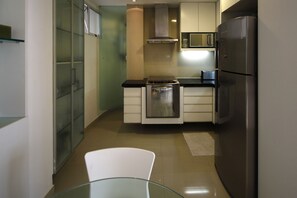 Elite Apartment, 2 Bedrooms | Private kitchen - Rio087 - Apartment Copacabana 2 Bedrooms (Rio de Janeiro)
