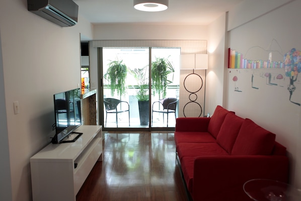 Elite Apartment, 2 Bedrooms | Living room