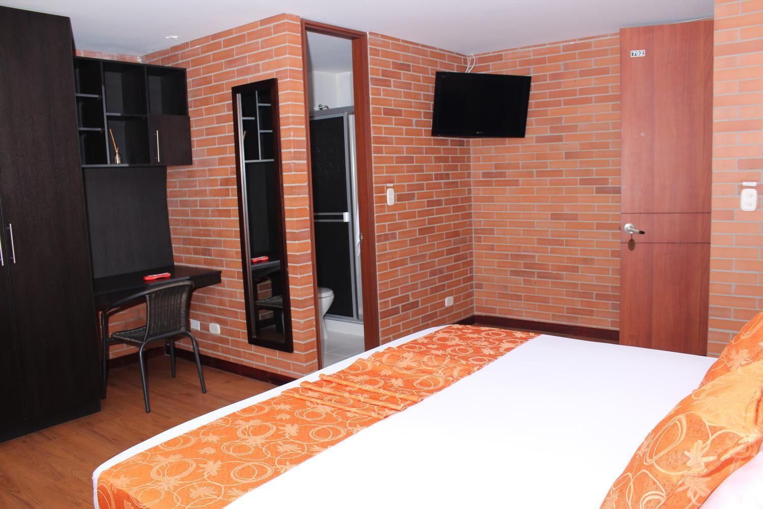 1 bedroom, desk, iron/ironing board, free wifi