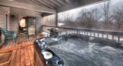 6 Bed Blue Mountain Executive Chalet with Hot Tub 157