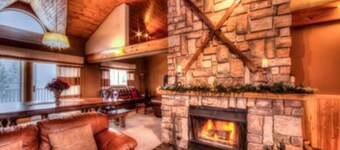 5 Bed Blue Mountain Luxury Chalet with Hot Tub 159