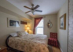 Cottage, 6 Bedrooms, 2 Bathrooms | 1 bedroom, free WiFi - 6 Bed Blue Mountain Cottage with Hot Tub 102 (The Blue Mountains)