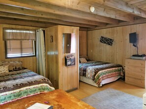 Cabin 2 | Individually decorated, individually furnished - Fish-un-time Resort (Oakland)