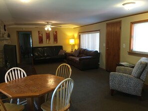 Cabin 6 | Living area | Flat-screen TV, DVD player - Fish-un-time Resort (Oakland)