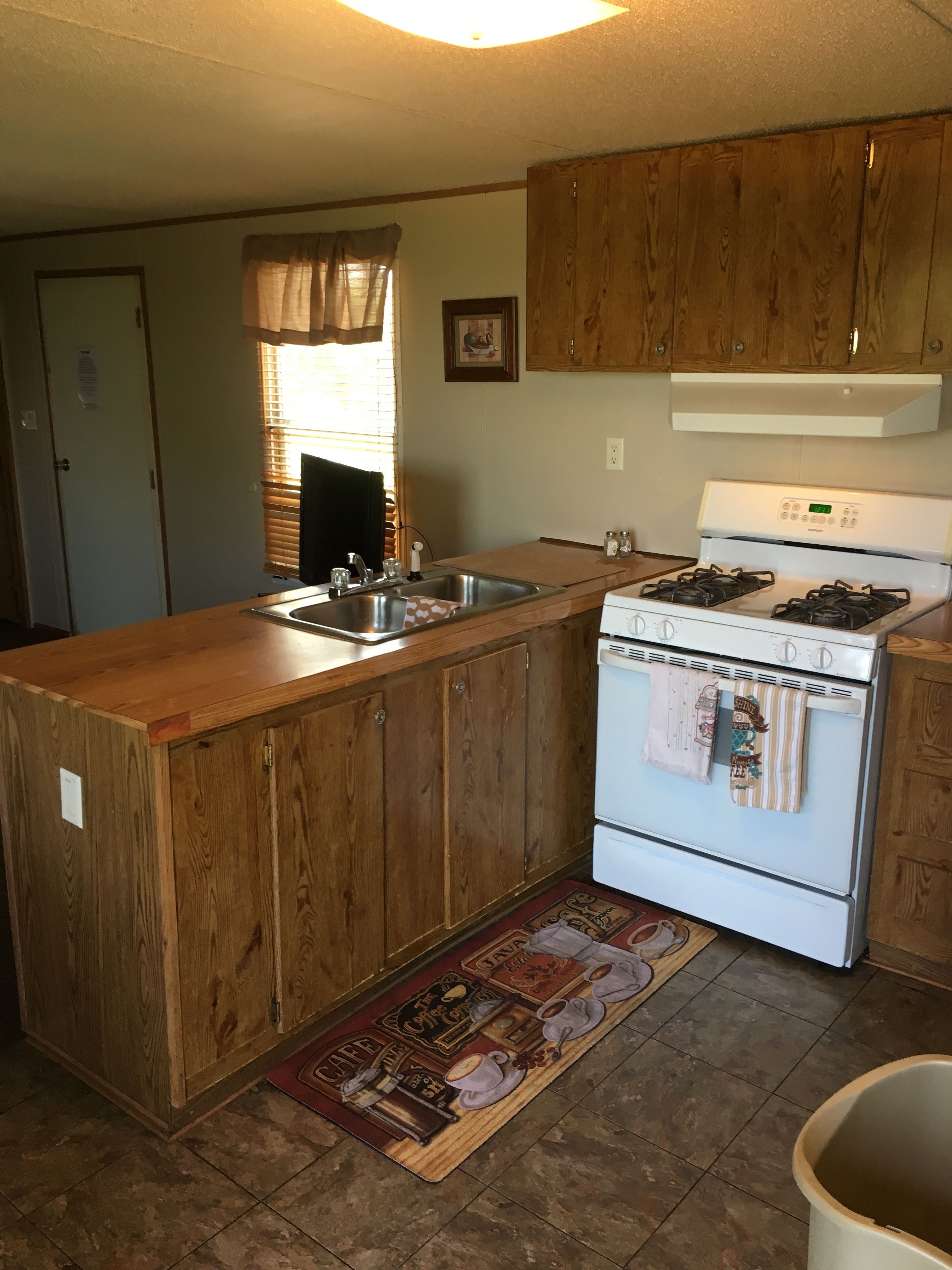 Cabaña familiar | Cocina privada | Refrigerador, microondas, horno y parrilla de estufa 