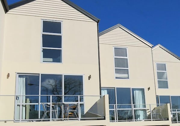 Exterior - Merivale Apartments (Christchurch)